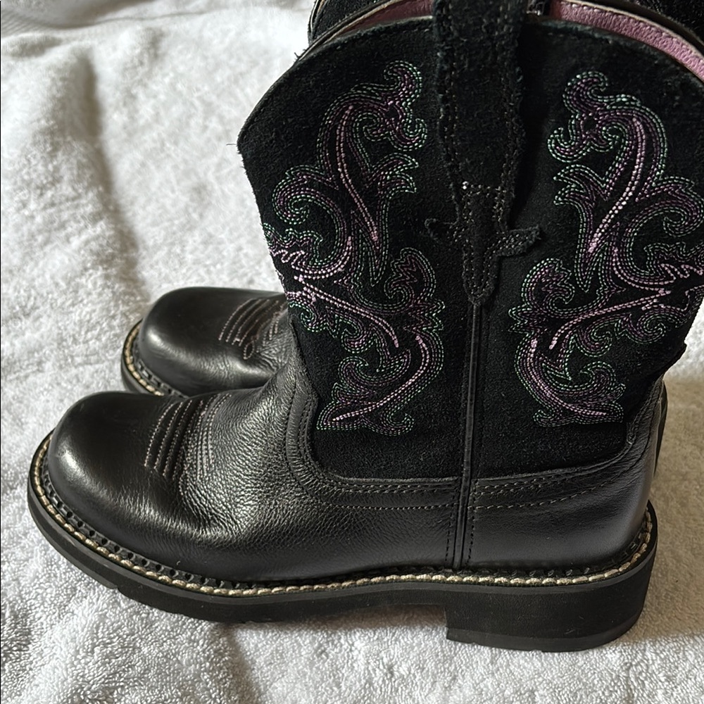 Black Western Boots with Embroidered Design